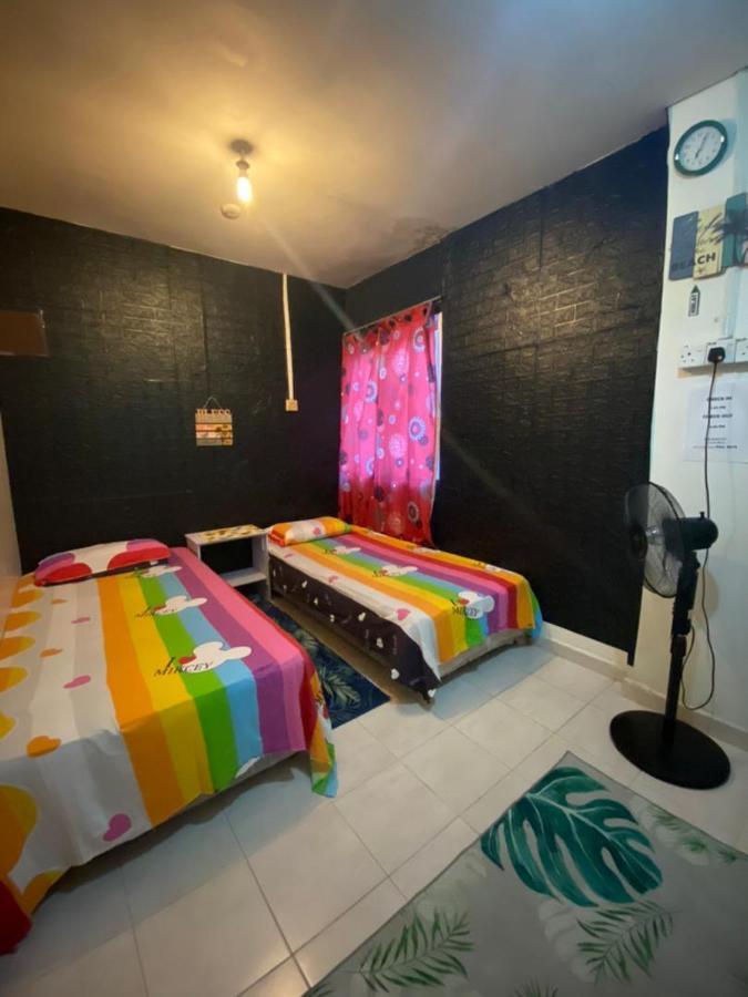 Pesona Backpackers Inn Кота-Бару Экстерьер фото