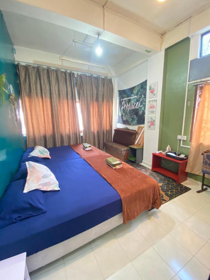 Pesona Backpackers Inn Кота-Бару Экстерьер фото