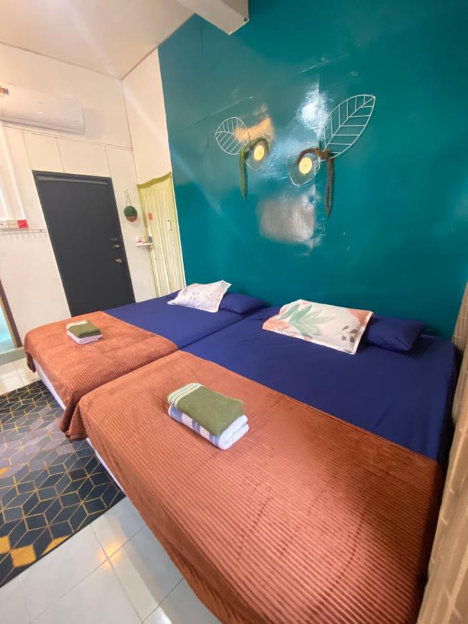 Pesona Backpackers Inn Кота-Бару Экстерьер фото