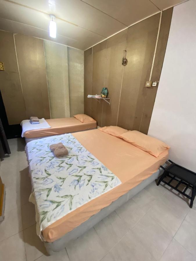 Pesona Backpackers Inn Кота-Бару Экстерьер фото